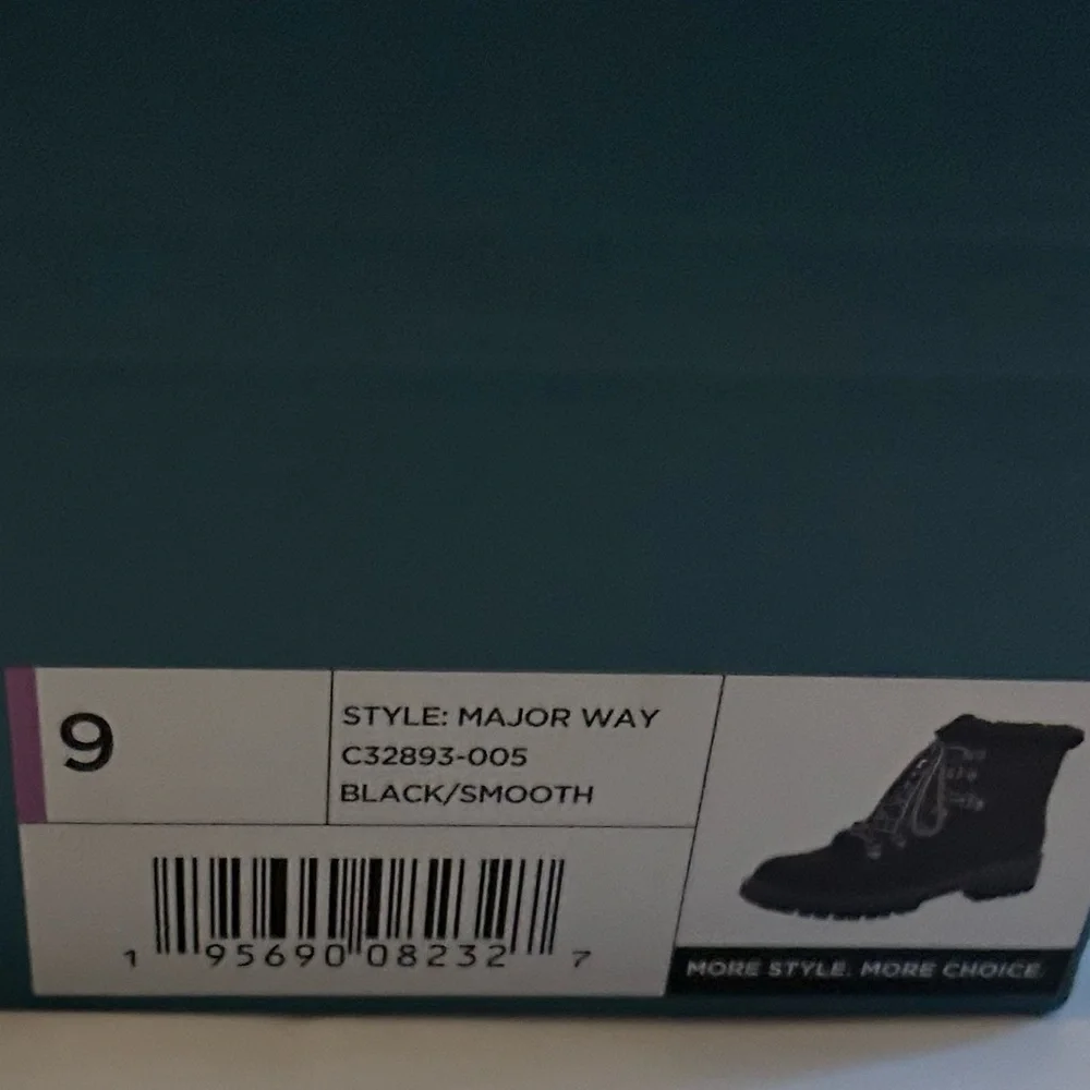 Cliff By White Mountain Woman’s Tie Up Boots Size 9  NIB